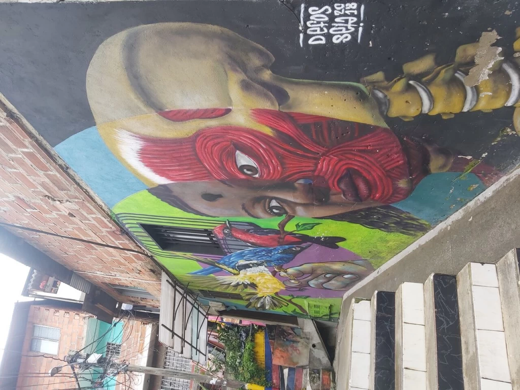 Graffitour, Un Recorrido A Través De La Historia Y Transformación De La Comuna 13 De Medellín