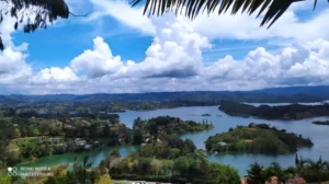 Tour A Guatapé, Pueblo De Zócalos, ¡Listos para viajar el viernes 13 de enero de 2023!