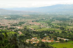 Excursión A Boyacá, Conociendo Villa De Leyva, La Catedral De Sal Y Ráquira, ¡Únete este martes 4 de abril de 2023!