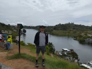 Tour A Guatapé Desde Medellín Con Visita A La Piedra El Peñón De Guatapé, ¡Viaja el jueves 27 de julio de 2023!