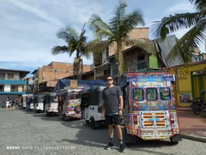 Tour A Guatapé Desde Medellín Con Visita A La Piedra El Peñón De Guatapé, ¡Empaca tu maleta y vámonos el viernes 7 de abril de 2023!