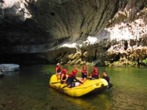 Tour A La Reserva Natural Cañón Del Río Claro: Rafting Y Espeleología, ¡Viaja este domingo 20 de agosto de 2023!