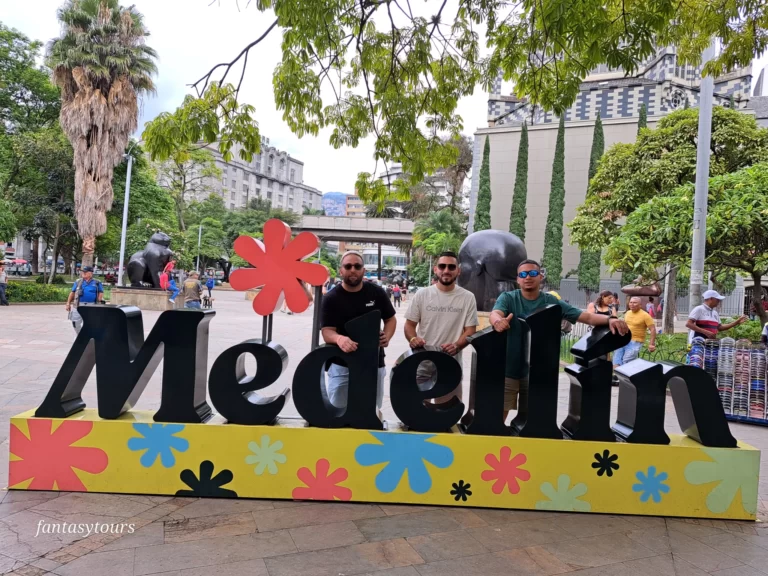 City Tour Por Medellín Con Graffitour, Ingreso Al Acuario Y Recorrido En Metro Y Metro Cable, ¡Viaje programado para el miércoles 13 de diciembre de 2023!