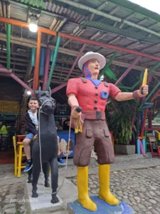 Tour A La Hacienda Nápoles Con Ingreso A La Sabana Africana, Museo Y Zonas Húmedas, ¡Atrévete y viajemos el sábado 22 de marzo de 2025!