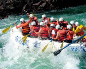 Tour A La Reserva Natural Cañón Del Río Claro: Rafting Y Espeleología, ¡Vamos a disfrutarlo el miércoles 16 de julio de 2025!