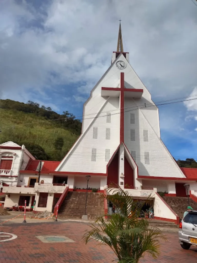 Recorriendo Cisneros, ¡Vamos a disfrutarlo el viernes 21 de noviembre de 2025!
