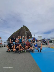 Tour A Guatapé Desde Medellín Con Visita A La Piedra El Peñón De Guatapé, ¡Comparte en familia el miércoles 19 de noviembre de 2025!