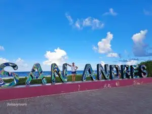 Excursión A San Andrés: Mar De Los 7 Colores Y Johnny Cay, ¡Acompáñanos el domingo 8 de marzo de 2026!