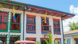 Excursión Terrestre Al Eje Cafetero Desde Medellín, ¡Listos para viajar el jueves 2 de abril de 2026!