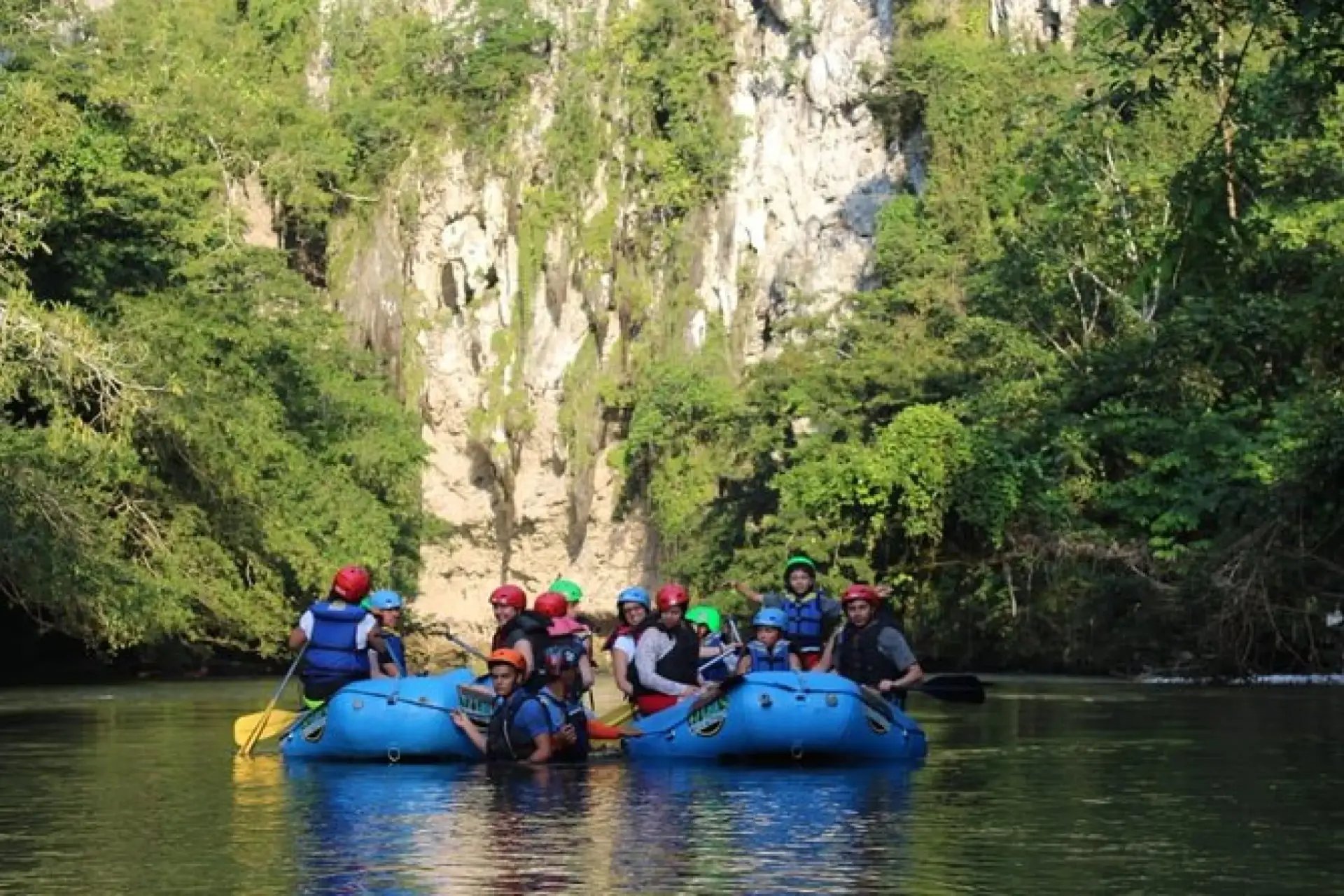 Santorini + Rafting, Día De Sol Al Santorini Colombiano Desde Medellín, ¡Acompáñanos el viernes 3 de abril de 2026!
