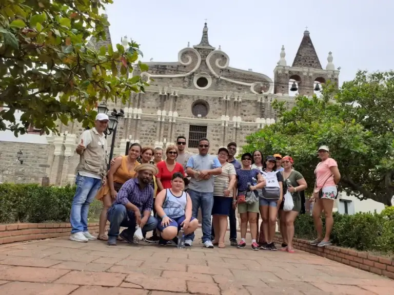 Tour Cultural Santa Fe De Antioquia Con Visita Al Puente De Occidente Y Centro Histórico, ¡Vamos a disfrutarlo el viernes 1 de mayo de 2026!