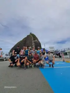 Tour A Guatapé Desde Medellín Con Visita A La Piedra El Peñón De Guatapé, ¡Viaje programado para el domingo 17 de mayo de 2026!