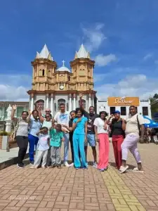 Tour A Guatapé Desde Medellín Con Visita A La Piedra El Peñón De Guatapé, ¡Viaje programado para el jueves 4 de junio de 2026!