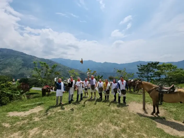 Coffee Tour En Medellín, Tour Del Café, Cata De Café En Finca Cafetera, ¡Únete este viernes 19 de junio de 2026!