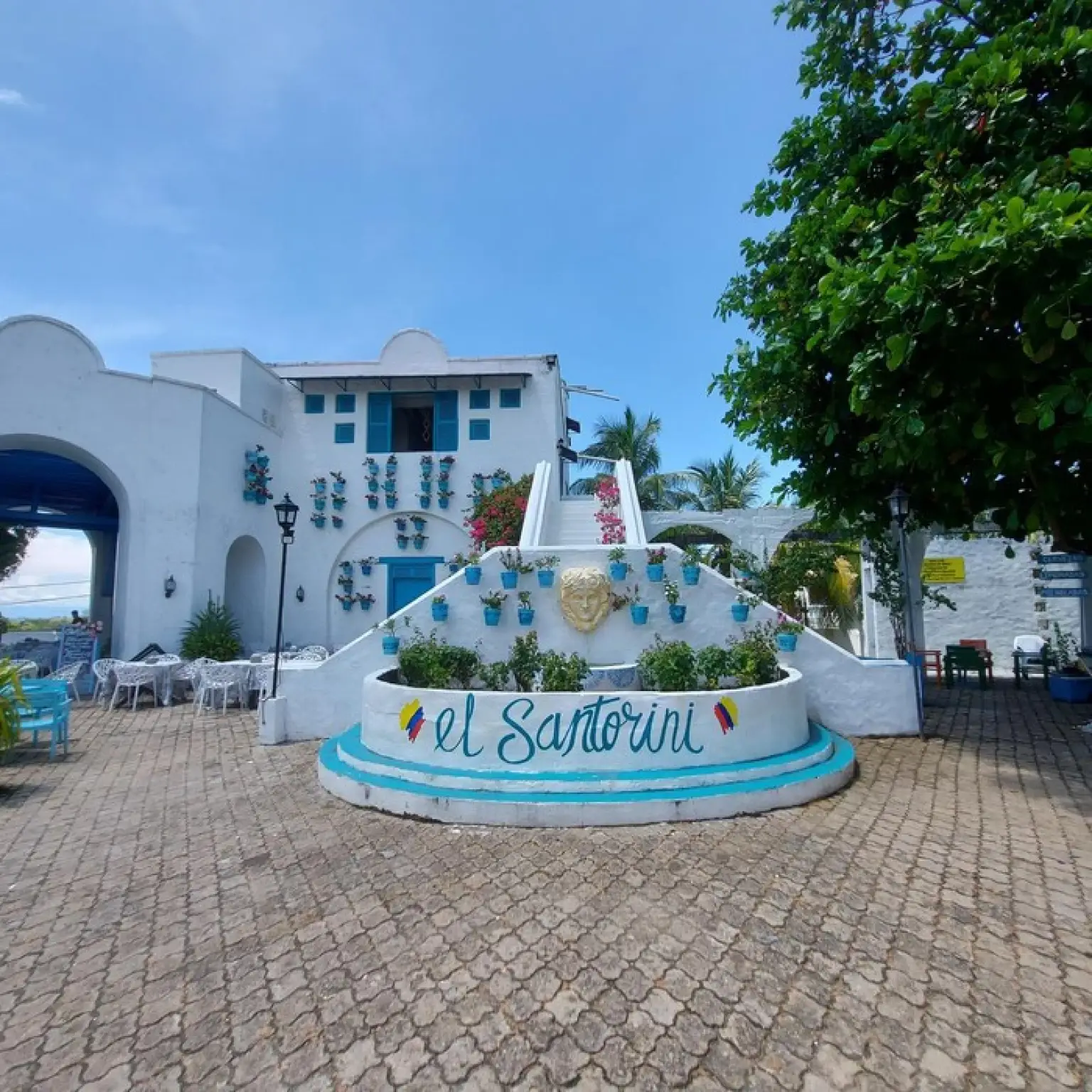 Día De Sol Al Santorini Colombiano Desde Medellín, ¡Viaja este domingo 12 de julio de 2026!