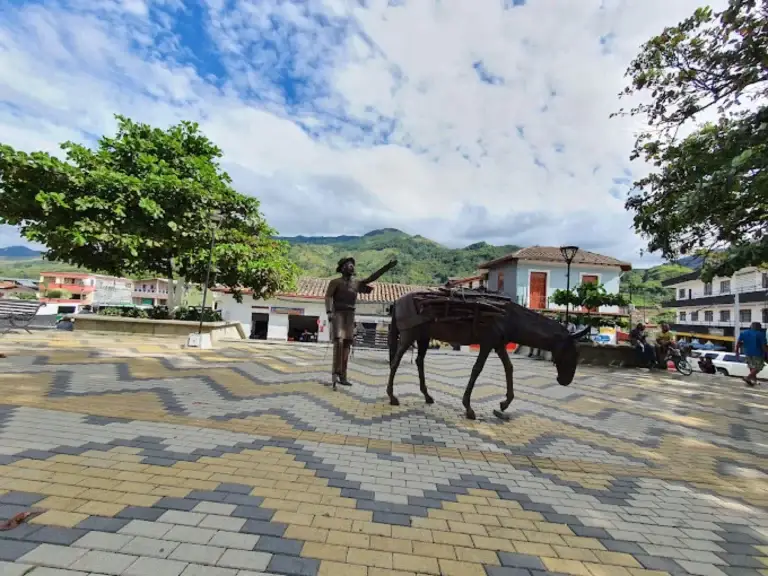 Recorriendo Cisneros, ¡Empaca tu maleta y vámonos el domingo 30 de agosto de 2026!
