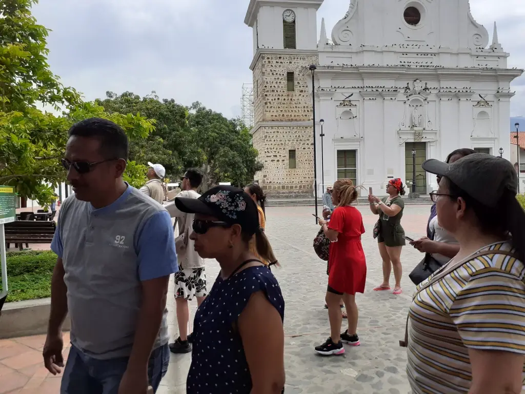 Tour Cultural Santa Fe De Antioquia Con Visita Al Puente De Occidente Y Centro Histórico, ¡Viaja este jueves 27 de agosto de 2026!