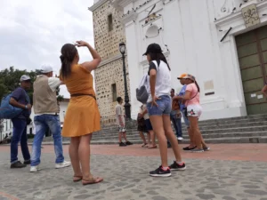 Tour Cultural Santa Fe De Antioquia Con Visita Al Puente De Occidente Y Centro Histórico, ¡Comparte en familia el lunes 14 de septiembre de 2026!