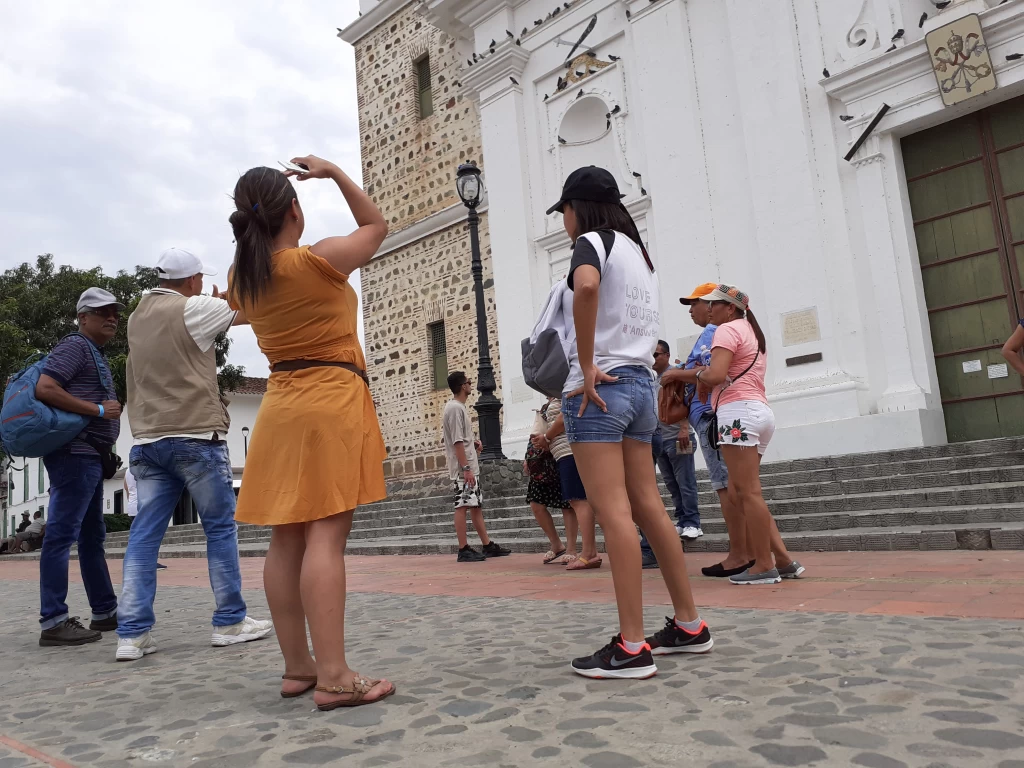 Tour Cultural Santa Fe De Antioquia Con Visita Al Puente De Occidente Y Centro Histórico, ¡Comparte en familia el lunes 14 de septiembre de 2026!