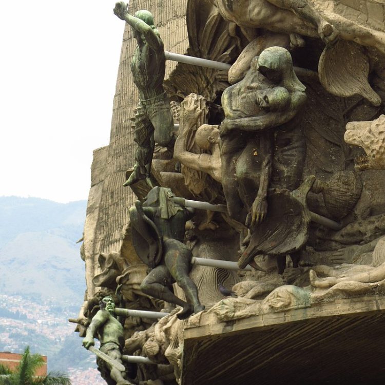 800px-2018_Monumento_a_la_raza_de_Rodrigo_Arenas_Betancourt_-_La_Alpujarra_-_Medellin