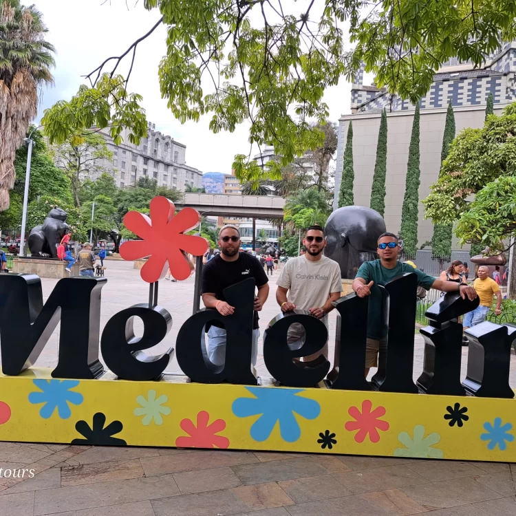 City Tour Por Medellín Con Graffitour, Ingreso Al Acuario Y Recorrido En Metro Y Metro Cable, ¡Descubre este destino el viernes 14 de julio de 2023!