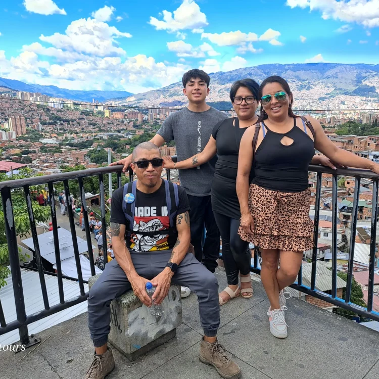 City Tour Por Medellín, Conociendo La Ciudad De La Eterna Primavera, ¡Empaca tu maleta y vámonos el viernes 5 de septiembre de 2025!
