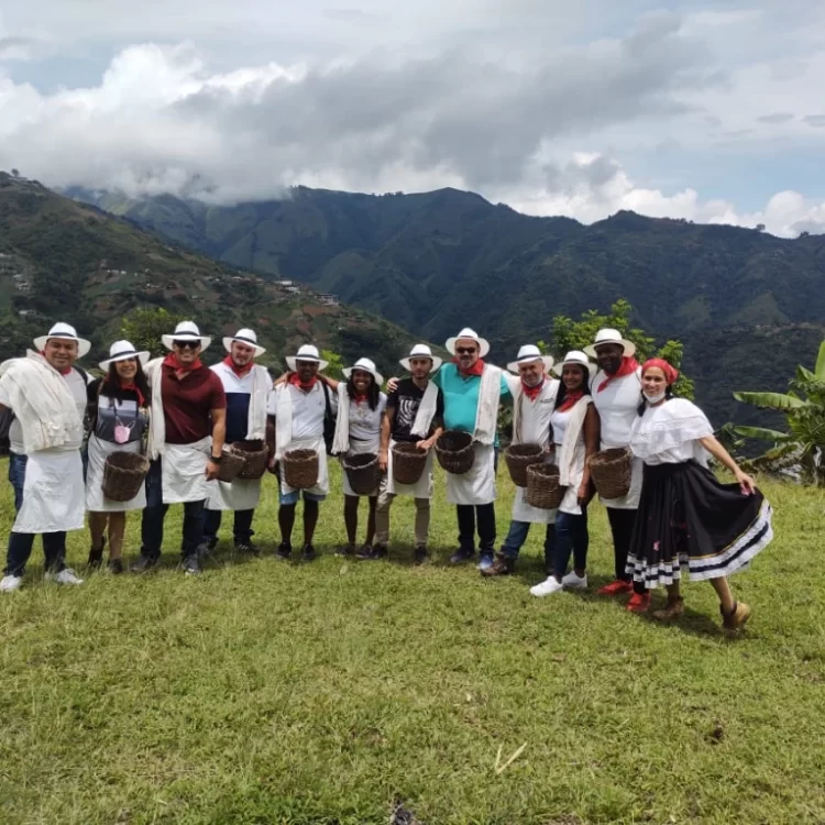 Coffee Tour En Medellín - Experiencia Cafetera Tour Del Café, ¡Listos para viajar el jueves 11 de mayo de 2023!