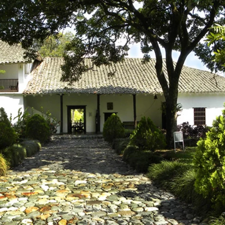 Excursión Terrestre Al Sur De Colombia: Buga, Pasto, Ipiales Y Popayán, ¡Atrévete y viajemos el martes 11 de noviembre de 2025!