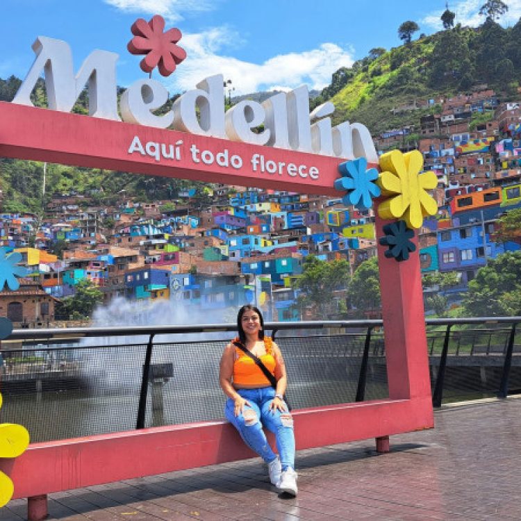 Experiencia Navideña En Medellín, ¡Únete este lunes 23 de diciembre de 2024!