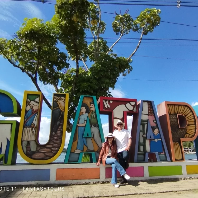 Tour A Guatapé Desde Medellín Con Visita A La Piedra El Peñón De Guatapé, ¡Acompáñanos el domingo 11 de junio de 2023!
