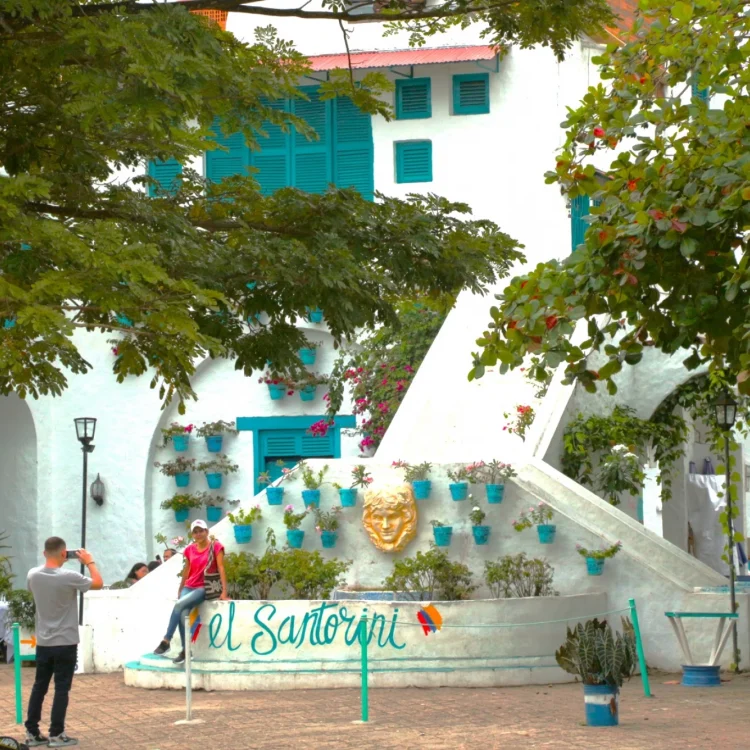 Santorini + Rafting, Día De Sol Al Santorini Colombiano Desde Medellín, ¡Acompáñanos el domingo 1 de febrero de 2026!