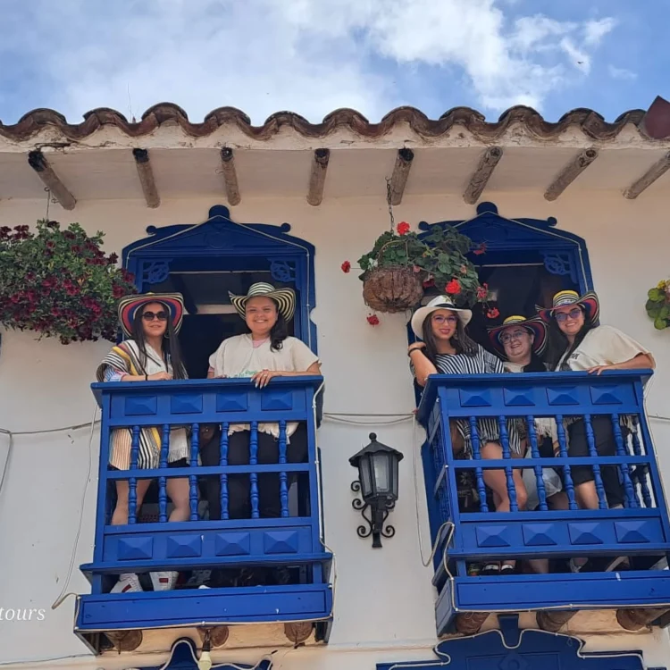 Tour A Guatapé Desde Medellín Con Visita A La Piedra El Peñón De Guatapé, ¡Vívelo este miércoles 4 de febrero de 2026!