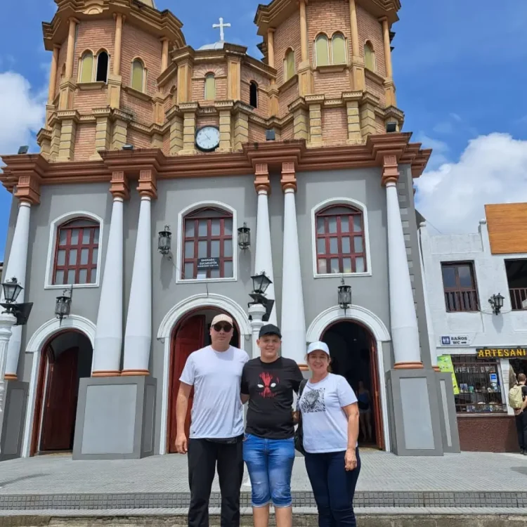 Tour A Guatapé Desde Medellín Con Visita A La Piedra El Peñón De Guatapé, ¡Comparte en familia el miércoles 8 de abril de 2026!