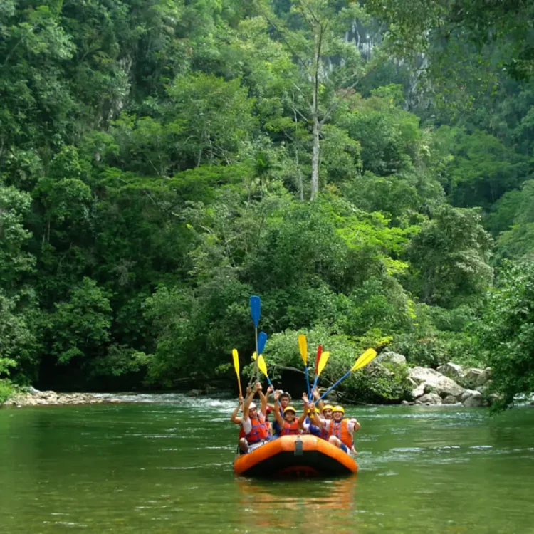 Tour A La Reserva Natural Cañón Del Río Claro: Rafting Y Espeleología, ¡Vamos a disfrutarlo el jueves 17 de septiembre de 2026!