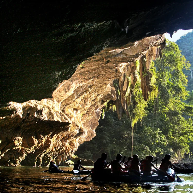 Tour A La Reserva Natural Cañón Del Río Claro: Rafting Y Espeleología, ¡Empaca tu maleta y vámonos el miércoles 18 de septiembre de 2024!