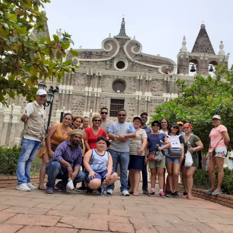 Tour Cultural Santa Fe De Antioquia Con Visita Al Puente De Occidente, Centro Histórico Y Experiencia De Tamarindo, ¡Acompáñanos el miércoles 3 de mayo de 2023!