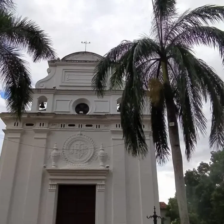 Tour Cultural Santa Fe De Antioquia Con Visita Al Puente De Occidente Y Centro Histórico, ¡Vívelo este domingo 23 de agosto de 2026!