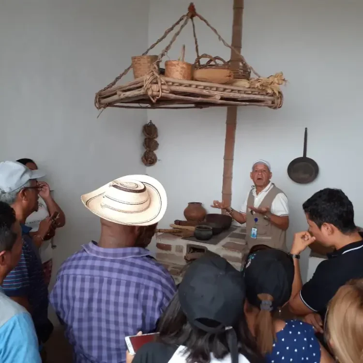 Tour Cultural Santa Fe De Antioquia Con Visita Al Puente De Occidente Y Centro Histórico, ¡Listos para viajar el martes 31 de marzo de 2026!